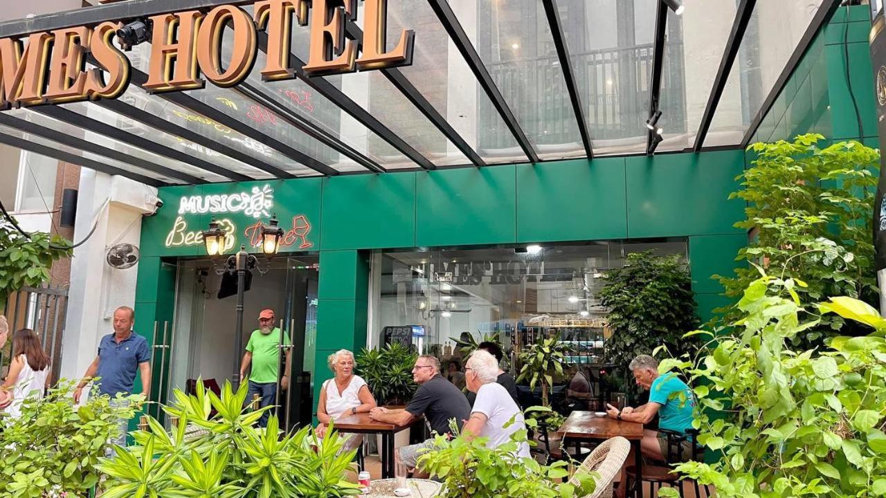 Times Hotel At Bassac Lane プノンペン エクステリア 写真